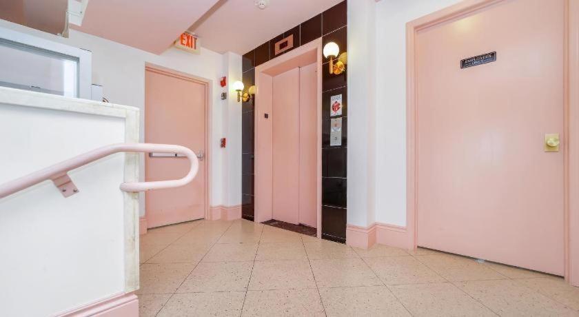 Ocean Spray Hotel 마이애미 비치 외부 사진